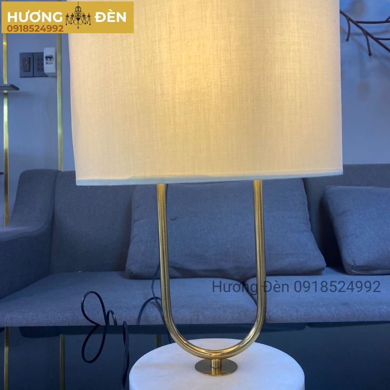 den-de-ban-trang-tri-chan-da-chinh-hang-db8172